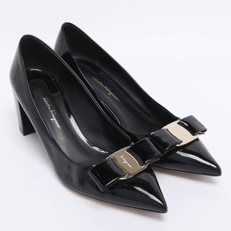 Pre Owned Salvatore Ferragamo Black Patent Leather Vara Bow Block Heel Pumps Size 41