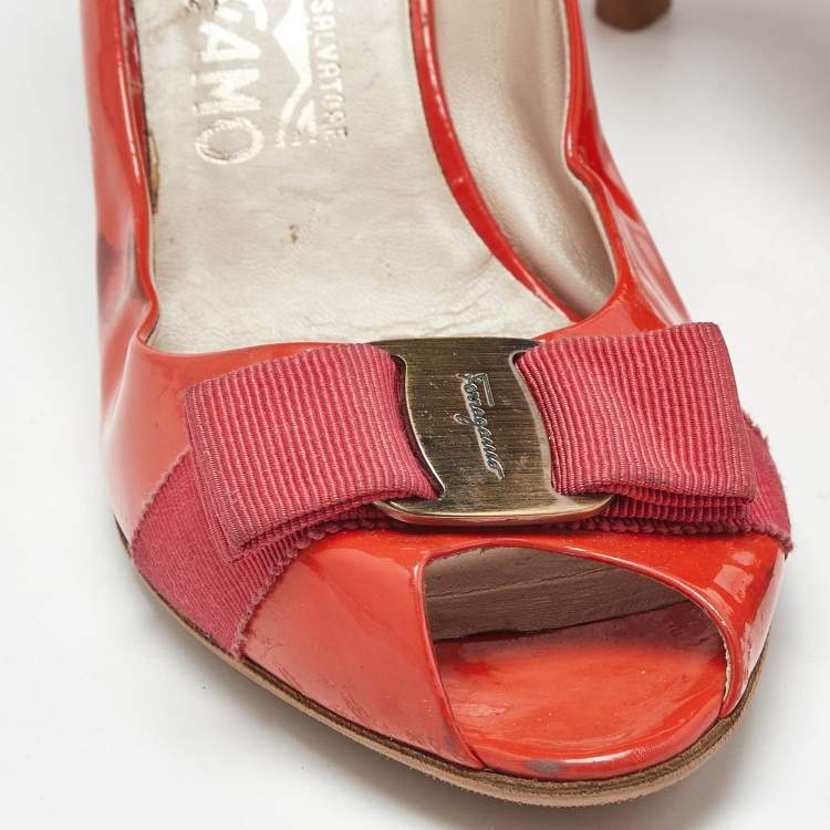 Pre Owned Salvatore Ferragamo Coral Orange Patent Leather Vara Bow Peep Toe Pumps Size 38.5