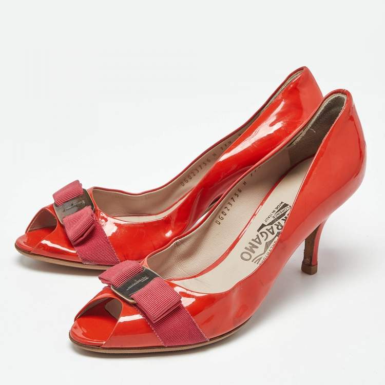 Pre Owned Salvatore Ferragamo Coral Orange Patent Leather Vara Bow Peep Toe Pumps Size 38.5