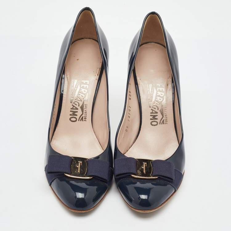 Pre Owned Salvatore Ferragamo Blue Patent Leather Vara Bow Pumps Size 38.5