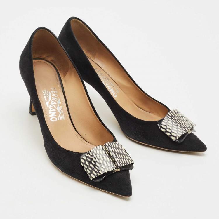 Pre Owned Salvatore Ferragamo Black Water Snakeskin and Suede Mimi Pumps Size 39.5