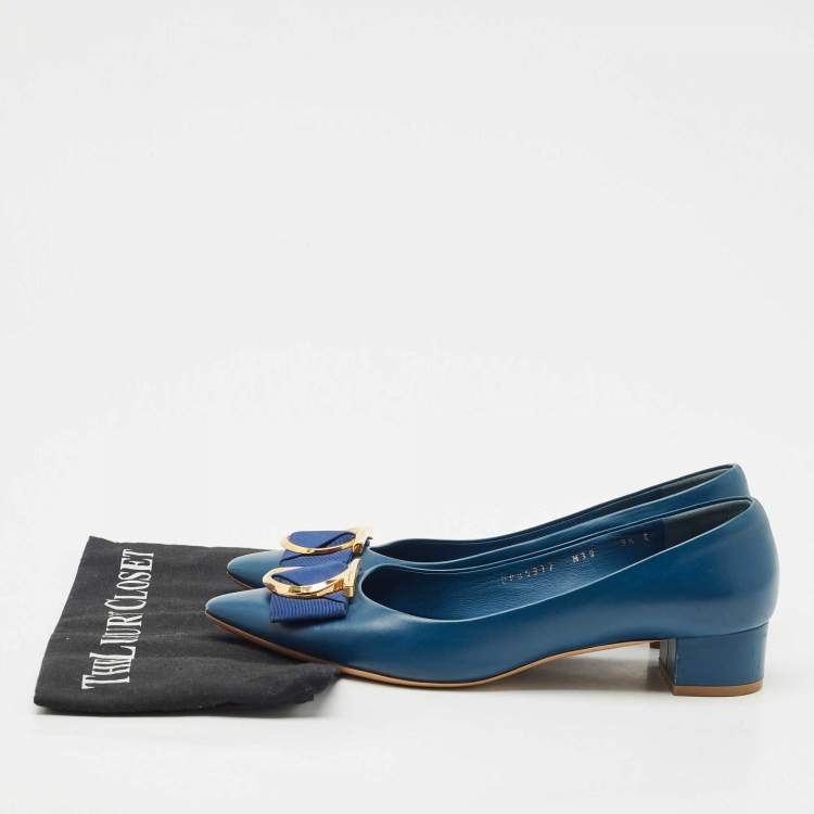 Pre Owned Salvatore Ferragamo Blue Leather Ezia Pumps Size 40