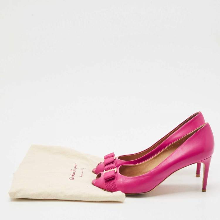 Pre Owned Salvatore Ferragamo Pink Leather Vara Bow Peep Toe Pumps Size 40.5