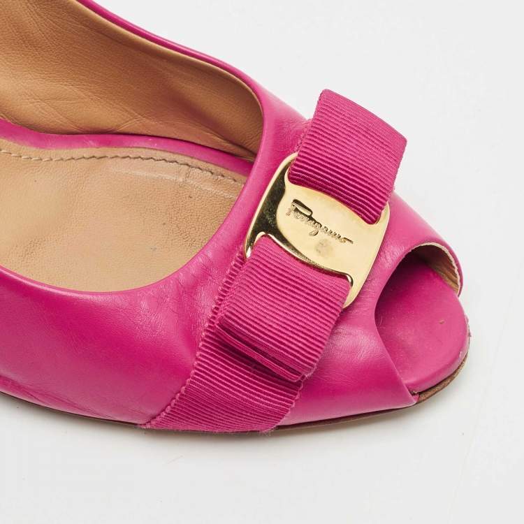 Pre Owned Salvatore Ferragamo Pink Leather Vara Bow Peep Toe Pumps Size 40.5