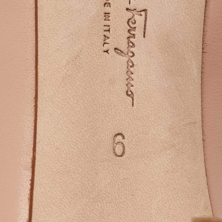 Pre Owned Salvatore Ferragamo Beige Leather Winnie Pumps Size 36.5