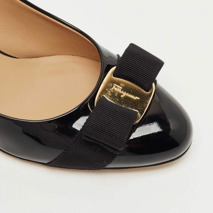 Pre Owned Salvatore Ferragamo Black Patent Leather Vara Bow Pumps Size 37.5