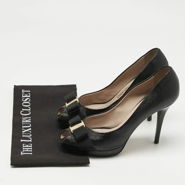 Pre Owned Salvatore Ferragamo Black Lizard Embossed Leather Peep Toe Pumps Size 39.5