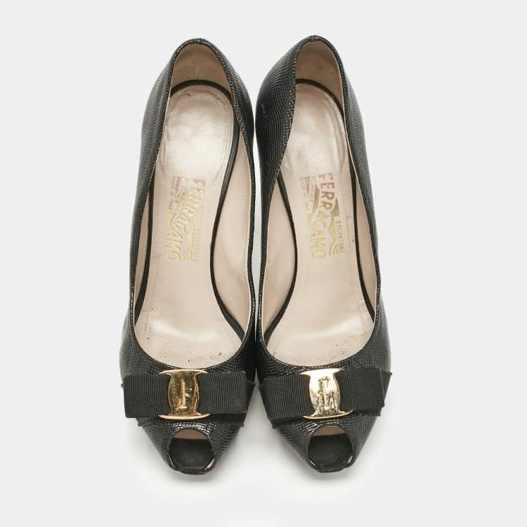 Pre Owned Salvatore Ferragamo Black Lizard Embossed Leather Peep Toe Pumps Size 39.5