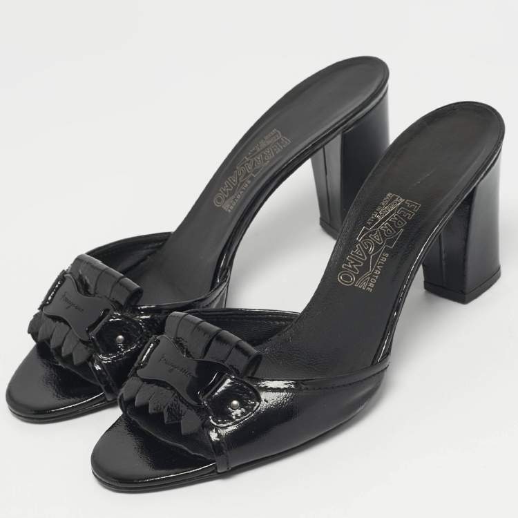 Pre Owned Salvatore Ferragamo Black Patent Leather Fringe Bow Slide Sandals Size 41