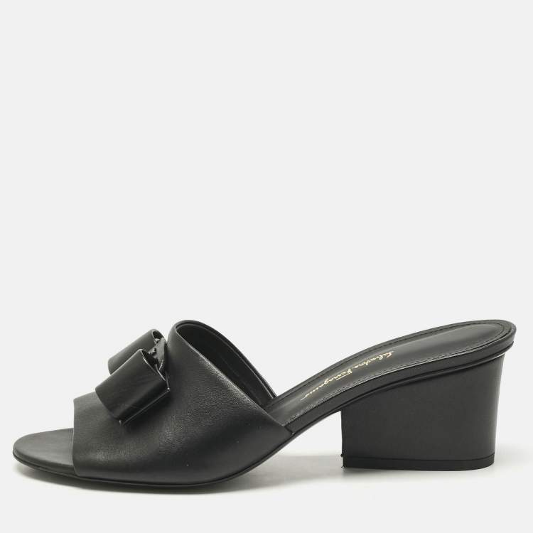 Pre Owned Salvatore Ferragamo Black Leather Valery Slide Sandals Size 40