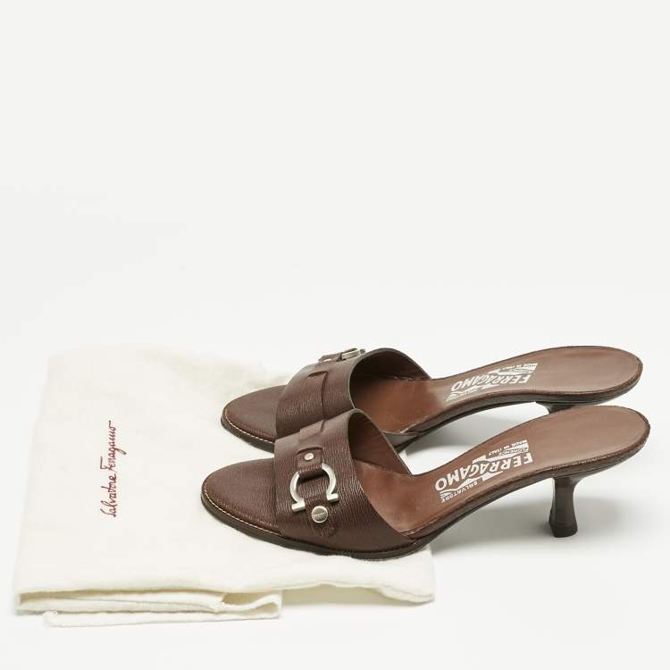 Pre Owned Salvatore Ferragamo Brown Leather Slide Sandals Size 36.5
