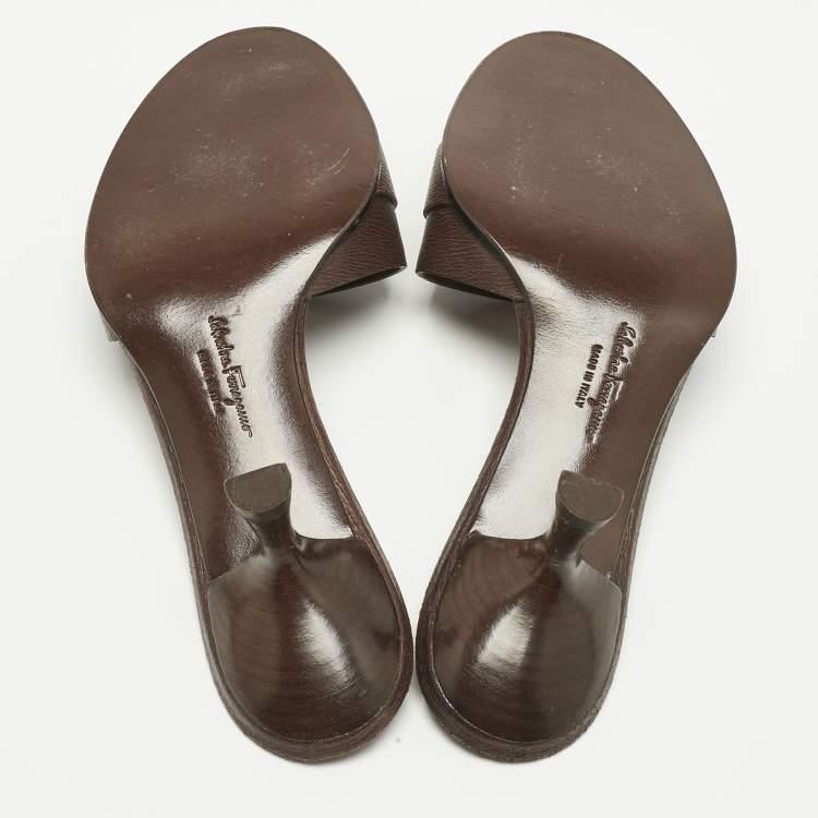 Pre Owned Salvatore Ferragamo Brown Leather Slide Sandals Size 36.5