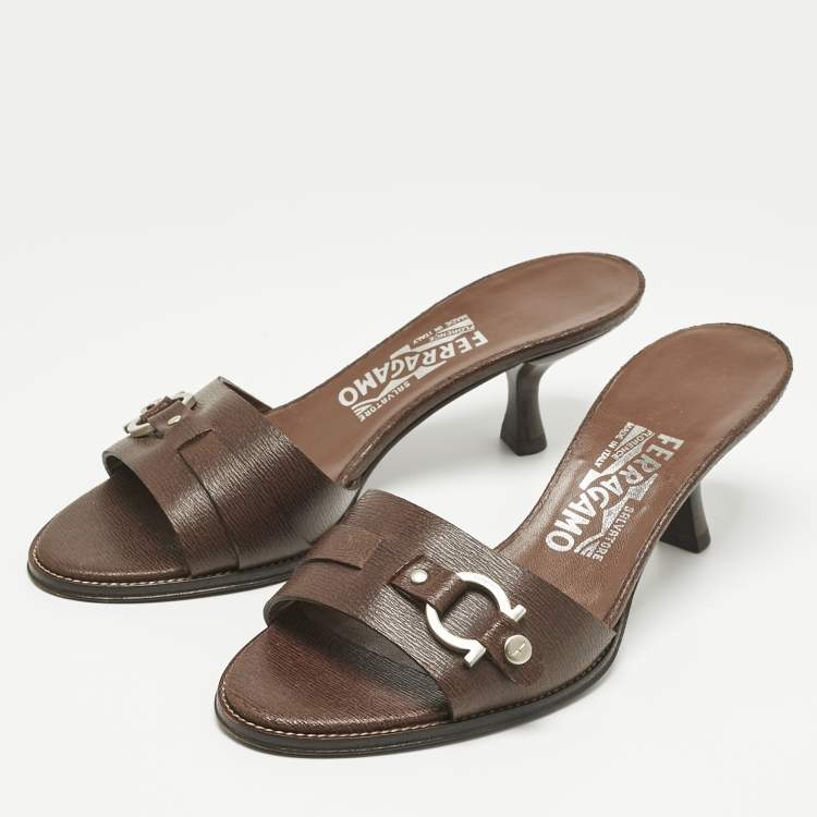 Pre Owned Salvatore Ferragamo Brown Leather Slide Sandals Size 36.5