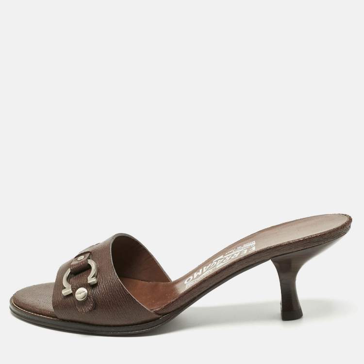 Pre Owned Salvatore Ferragamo Brown Leather Slide Sandals Size 36.5