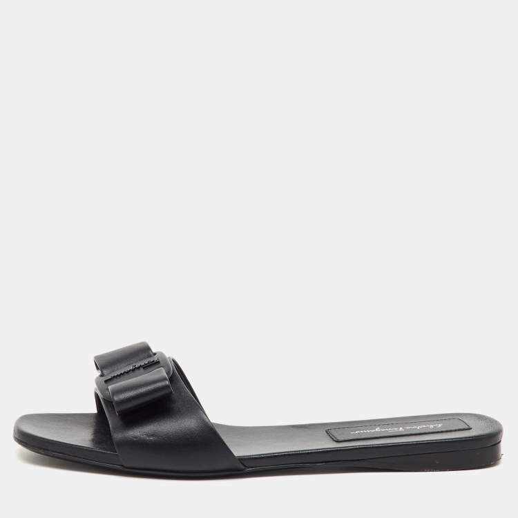 Pre Owned Salvatore Ferragamo Black Leather Vicky Flat Slide Sandals Size 39