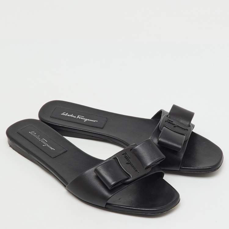 Pre Owned Salvatore Ferragamo Black Leather Vicky Flat Slide Sandals Size 39