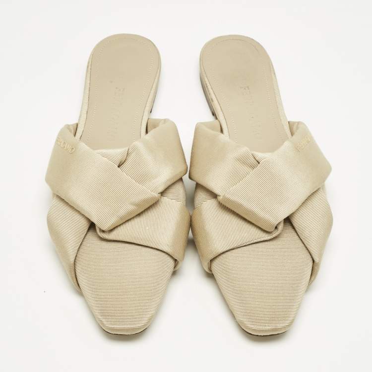Pre Owned Salvatore Ferragamo Beige Grosgrain Flat Mules Size 39.5