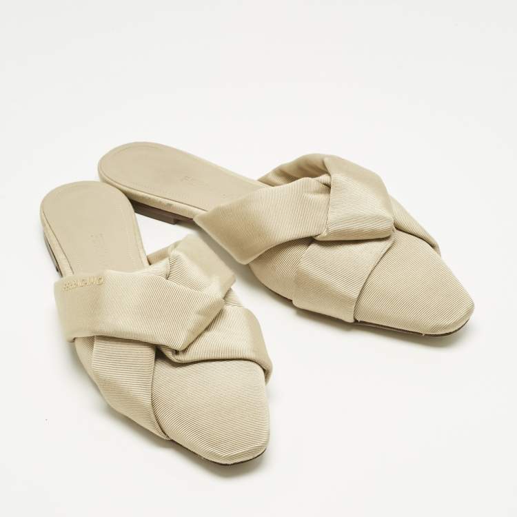 Pre Owned Salvatore Ferragamo Beige Grosgrain Flat Mules Size 39.5