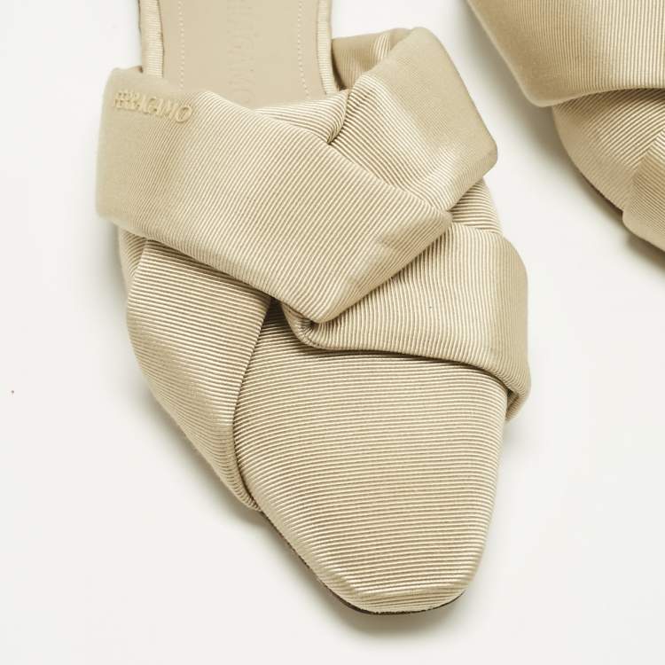 Pre Owned Salvatore Ferragamo Beige Grosgrain Flat Mules Size 39.5