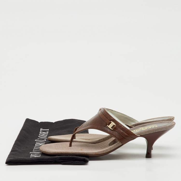 مملوكة مسبقًا Salvatore Ferragamo Brown Leather Thong Sandals Size 38