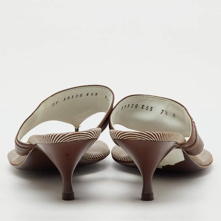 مملوكة مسبقًا Salvatore Ferragamo Brown Leather Thong Sandals Size 38