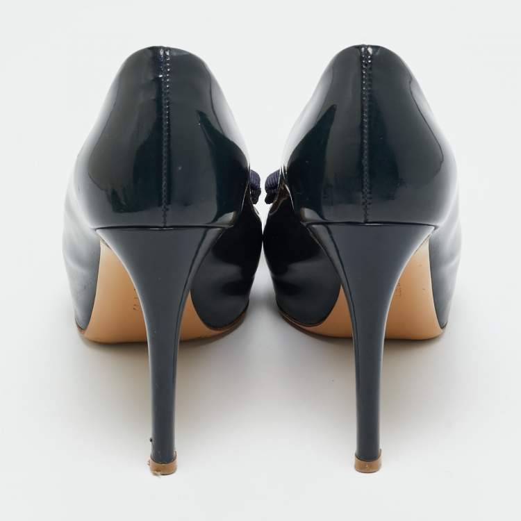 Pre Owned Salvatore Ferragamo Navy Blue Patent Leather Vara Bow Pumps Size 35.5 