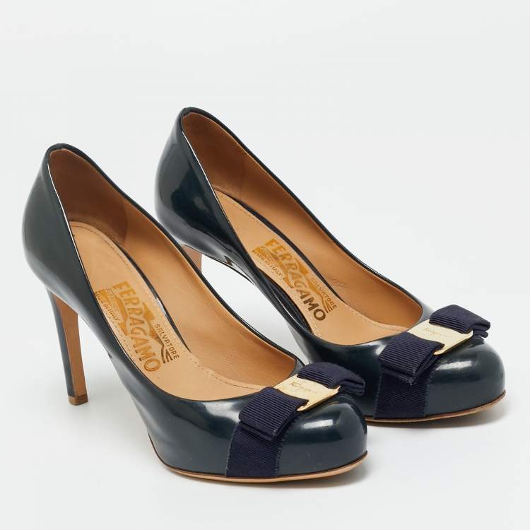 Pre Owned Salvatore Ferragamo Navy Blue Patent Leather Vara Bow Pumps Size 35.5 