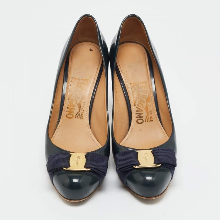 Pre Owned Salvatore Ferragamo Navy Blue Patent Leather Vara Bow Pumps Size 35.5 