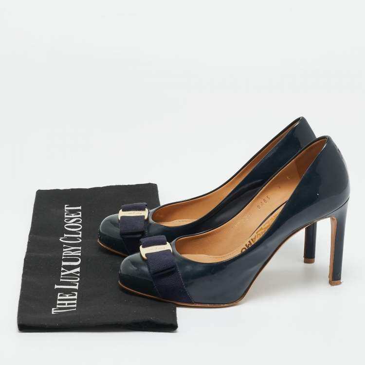 Pre Owned Salvatore Ferragamo Navy Blue Patent Leather Vara Bow Pumps Size 35.5 