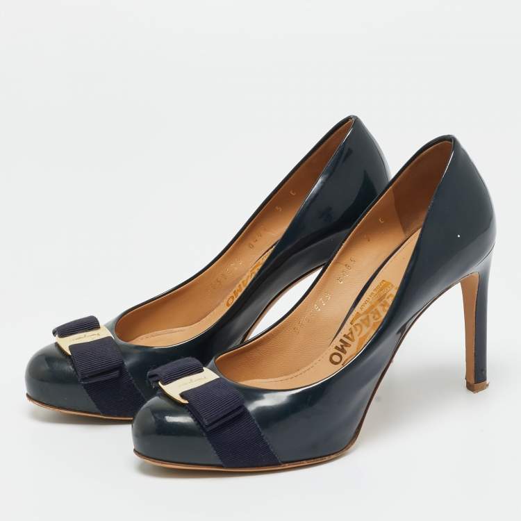 Pre Owned Salvatore Ferragamo Navy Blue Patent Leather Vara Bow Pumps Size 35.5 