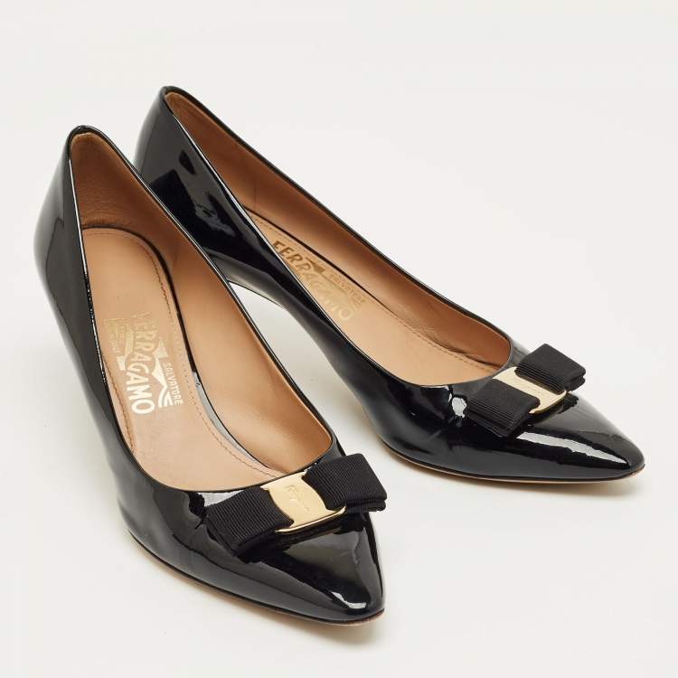Pre Owned Salvatore Ferragamo Black Patent Leather Vara Bow Pumps Size 40