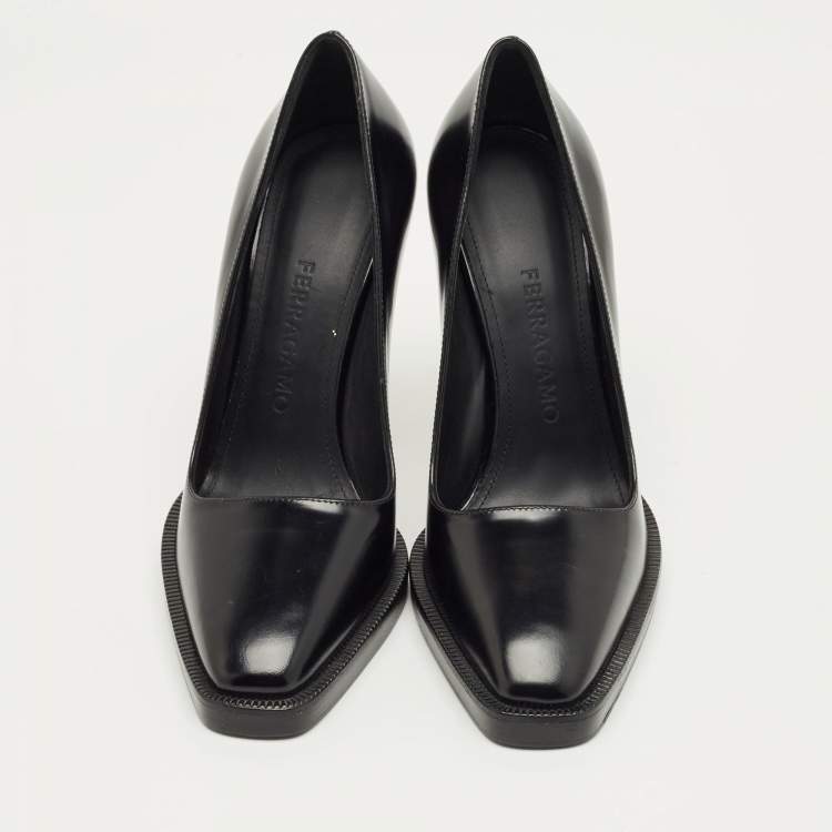 Pre Owned Salvatore Ferragamo Black Leather Anser Pumps Size 37