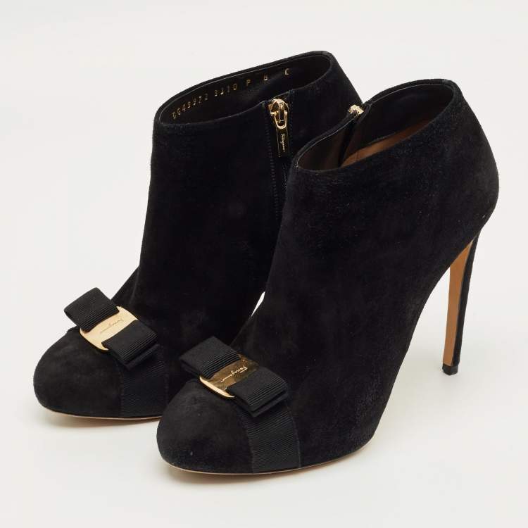 Pre Owned Salvatore Ferragamo Black Suede Vara Bow Ankle Boots Size 38.5