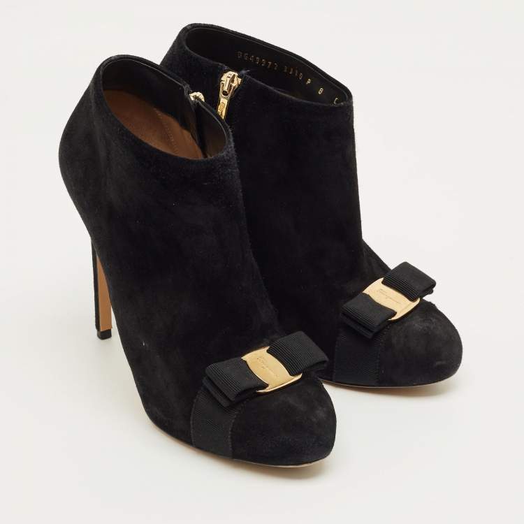 Pre Owned Salvatore Ferragamo Black Suede Vara Bow Ankle Boots Size 38.5