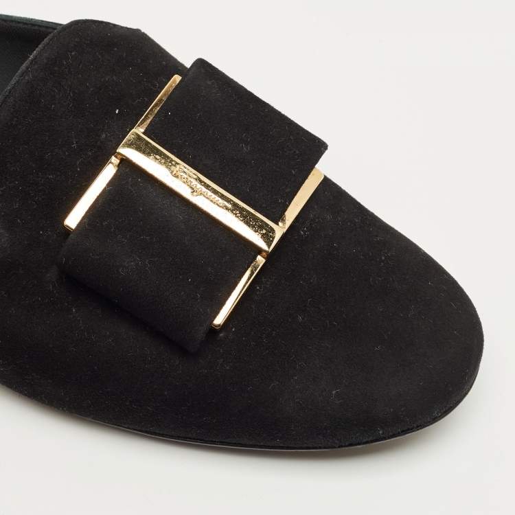 مملوكة مسبقًا Salvatore Ferragamo Black Suede Vara Bow Mules Size 38
