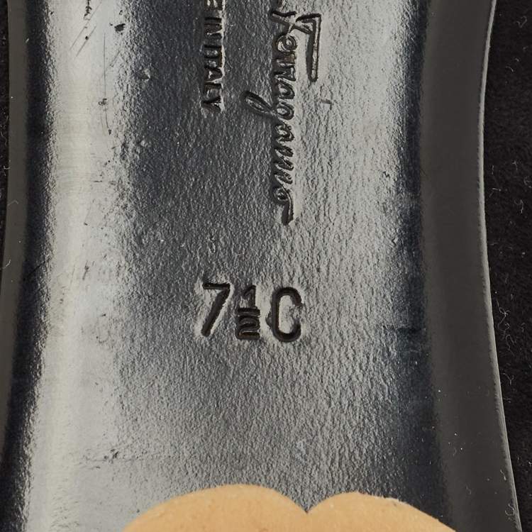 مملوكة مسبقًا Salvatore Ferragamo Black Suede Vara Bow Mules Size 38