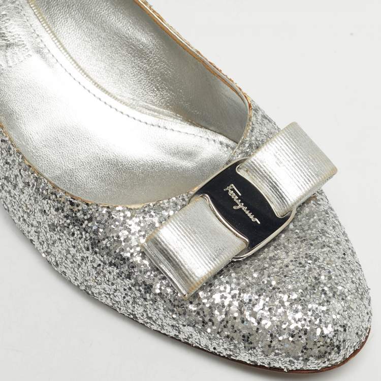 Pre Owned Salvatore Ferragamo Silver Canvas and Leather Garda Block Heel Pumps Size 40