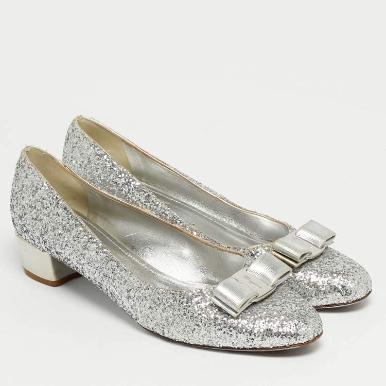 Pre Owned Salvatore Ferragamo Silver Canvas and Leather Garda Block Heel Pumps Size 40