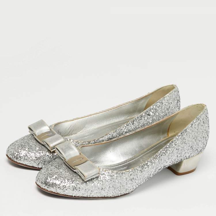 Pre Owned Salvatore Ferragamo Silver Canvas and Leather Garda Block Heel Pumps Size 40