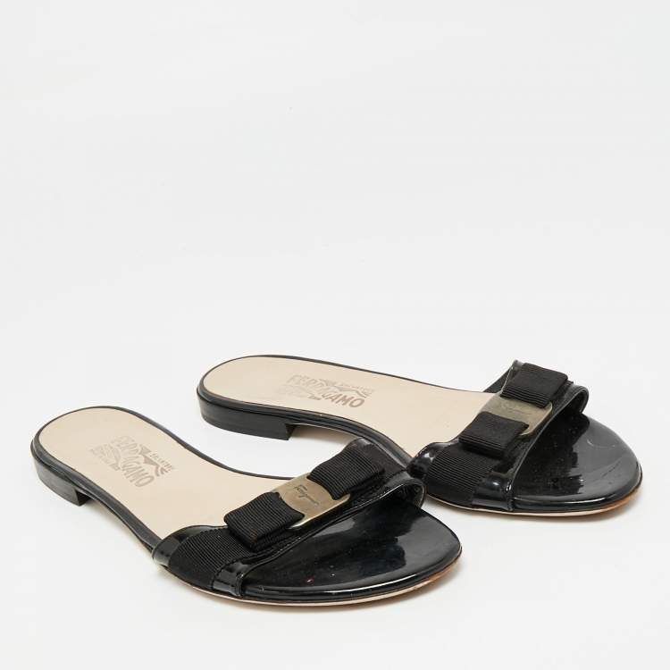 Pre Owned Salvatore Ferragamo Black Patent Leather Vara Bow Open Toe Flats Size 39.5