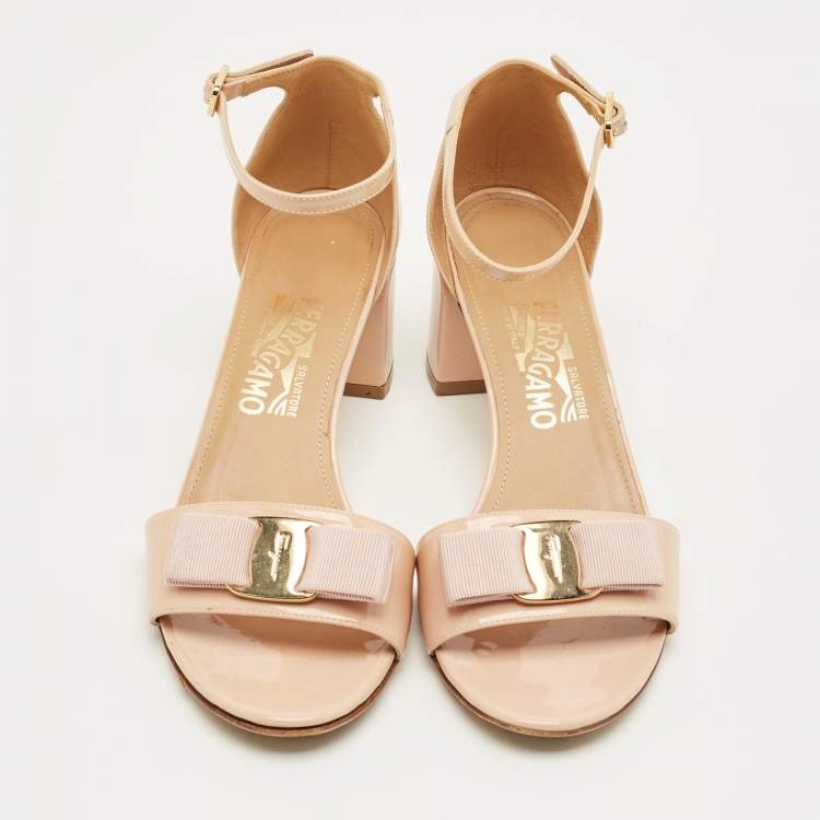 Pre Owned Salvatore Ferragamo Beige Patent Leather Vara Bow Ankle Strap Sandals Size 39