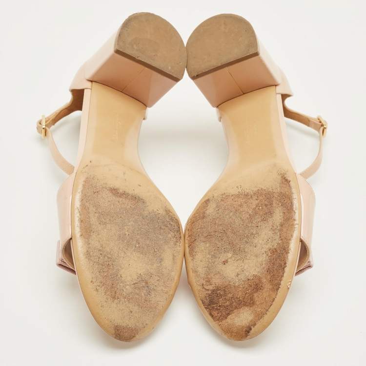 Pre Owned Salvatore Ferragamo Beige Patent Leather Vara Bow Ankle Strap Sandals Size 39