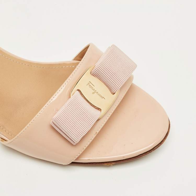 Pre Owned Salvatore Ferragamo Beige Patent Leather Vara Bow Ankle Strap Sandals Size 39