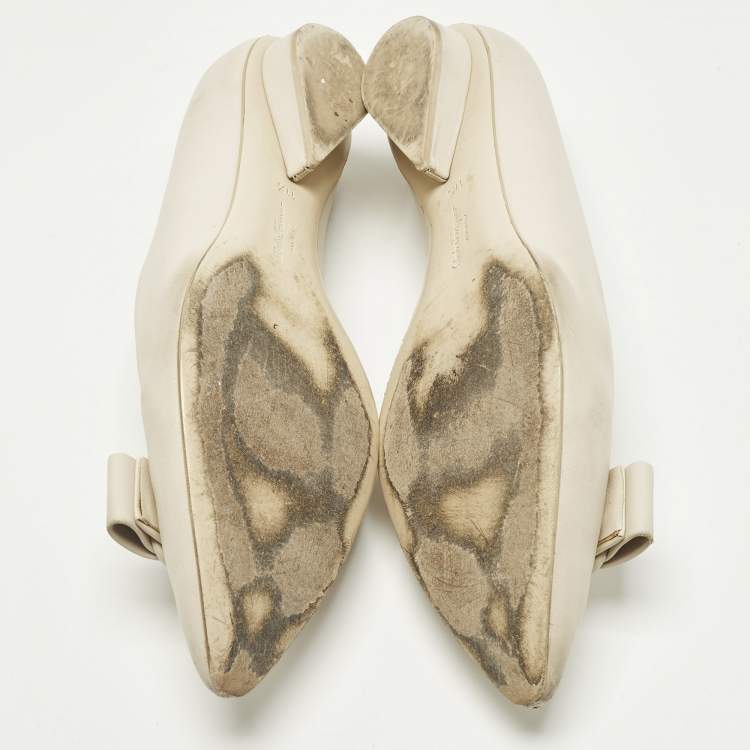 Pre Owned Salvatore Ferragamo Size 42 Ivory Leather Ballet Flats