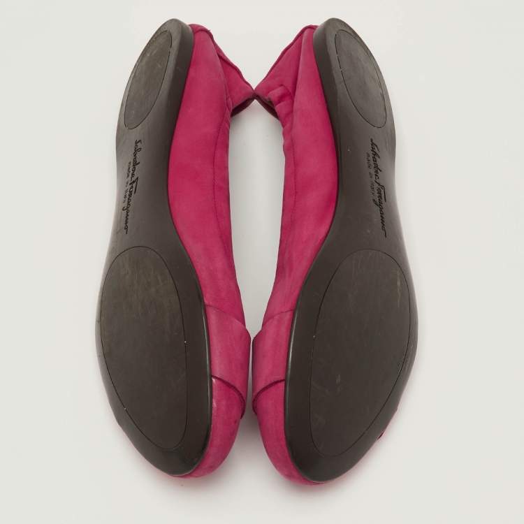 Pre Owned Salvatore Ferragamo Gancini Size 38.5 Pink Nubuck Leather Scrunch Ballet Flats