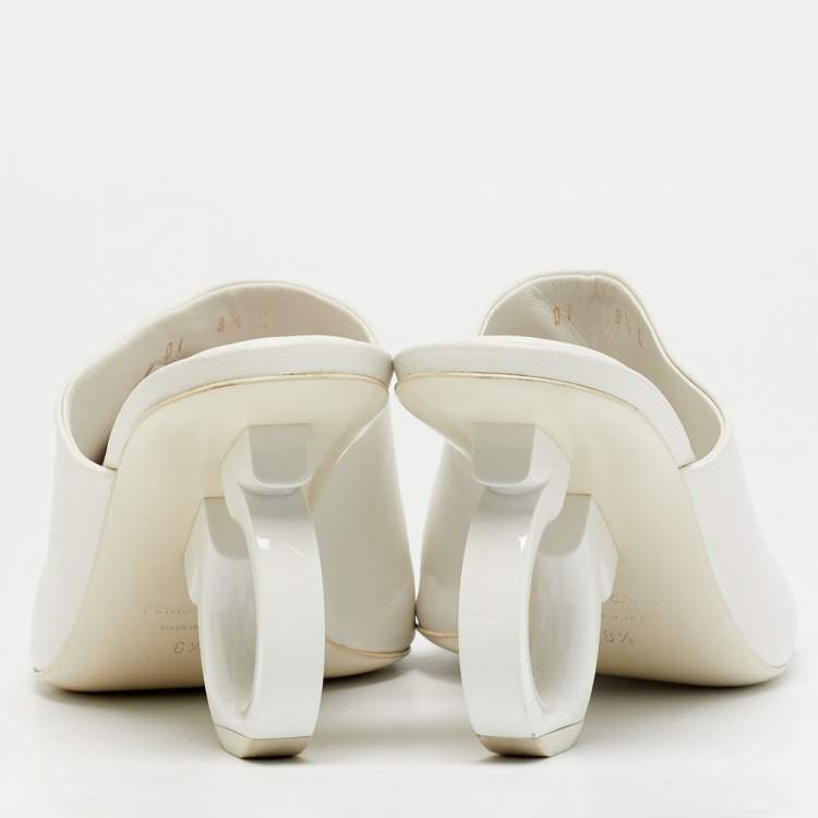 Pre Owned Salvatore Ferragamo Astro Size 39 White Leather Slide Sandals
