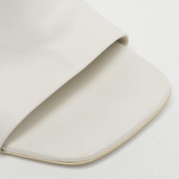 Pre Owned Salvatore Ferragamo Astro Size 39 White Leather Slide Sandals