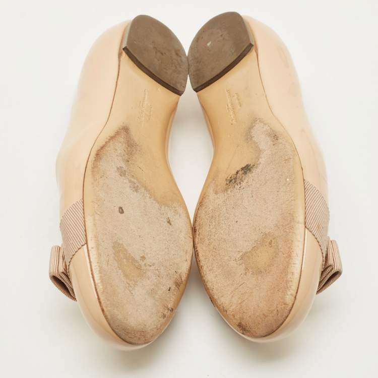 Pre Owned Salvatore Ferragamo Varina Size 37 Beige Patent Leather Ballet Flats