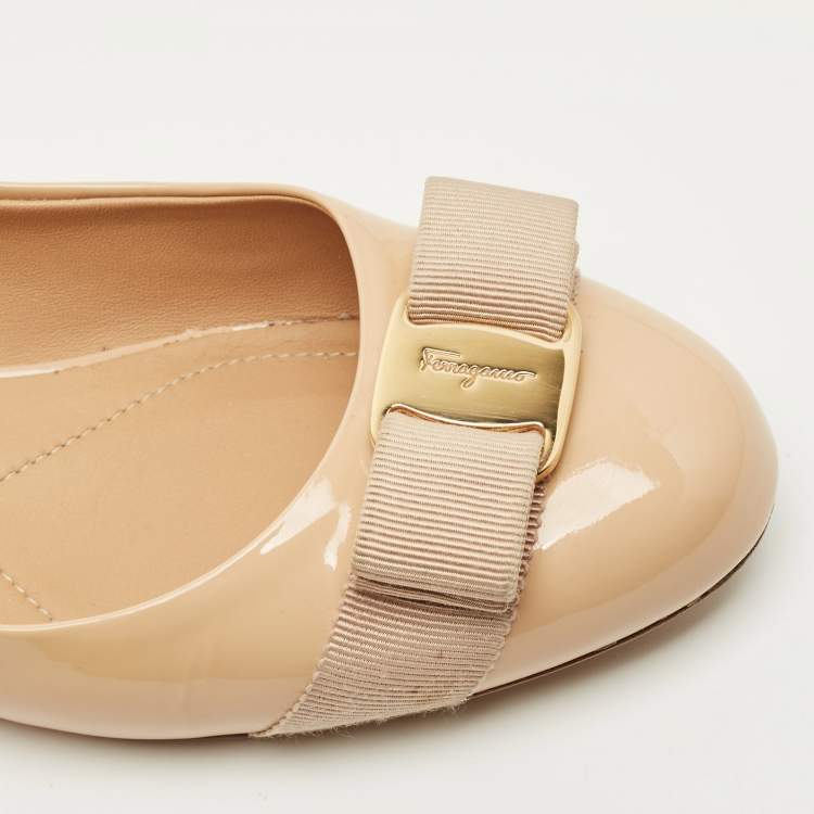 Pre Owned Salvatore Ferragamo Varina Size 37 Beige Patent Leather Ballet Flats
