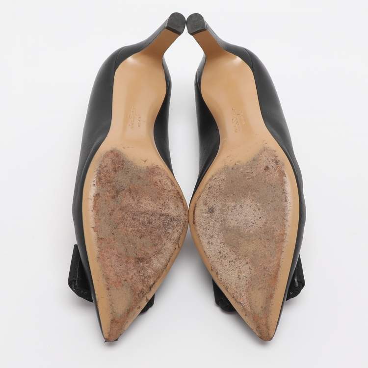 Pre Owned Salvatore Ferragamo Size 36.5 Black Leather Bow Pointed Toe Pumps